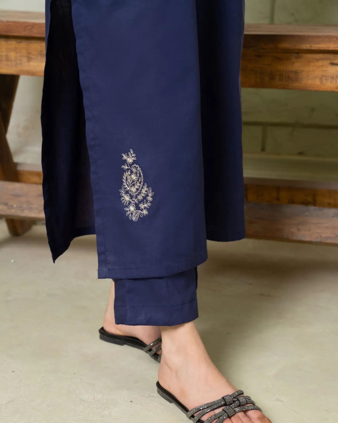 SITARA LONG LENGHT EMBROIDERY 2PC
