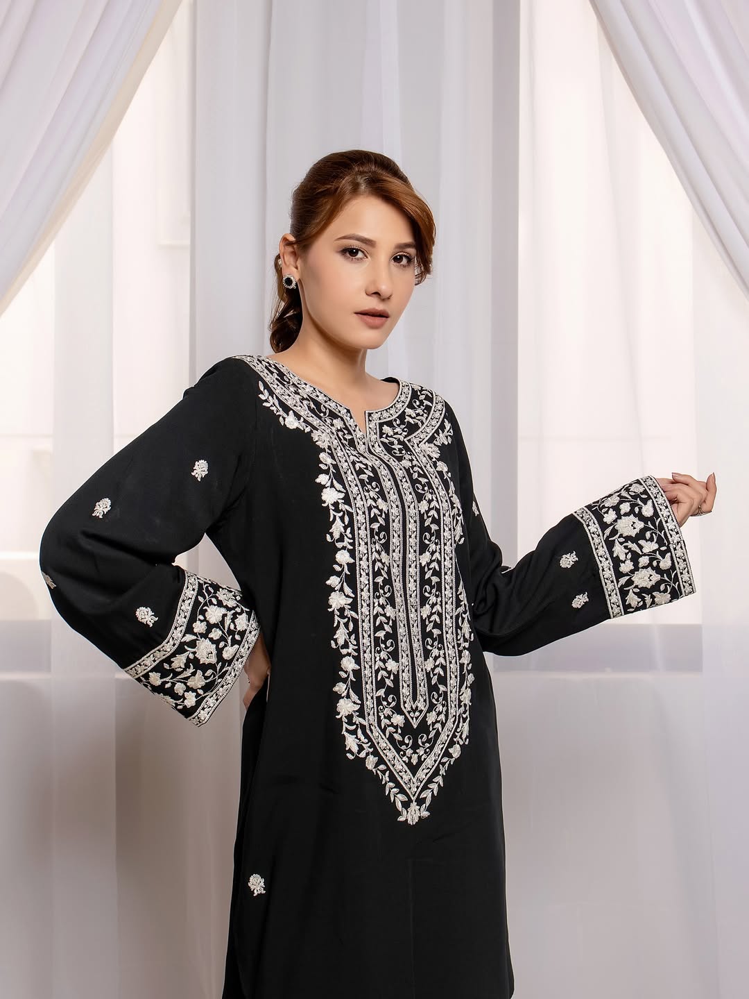 MIRA Embroided 2 piece stitch