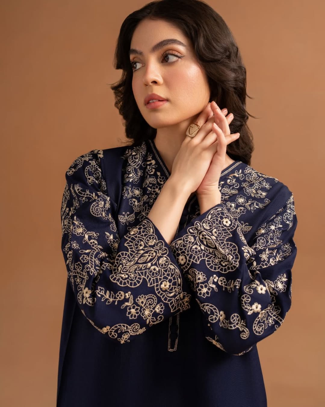 BERRY EMBROIDED 2 PC