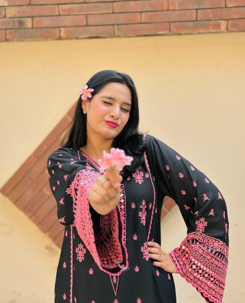 TOFFY EMBROIDED 2 PC