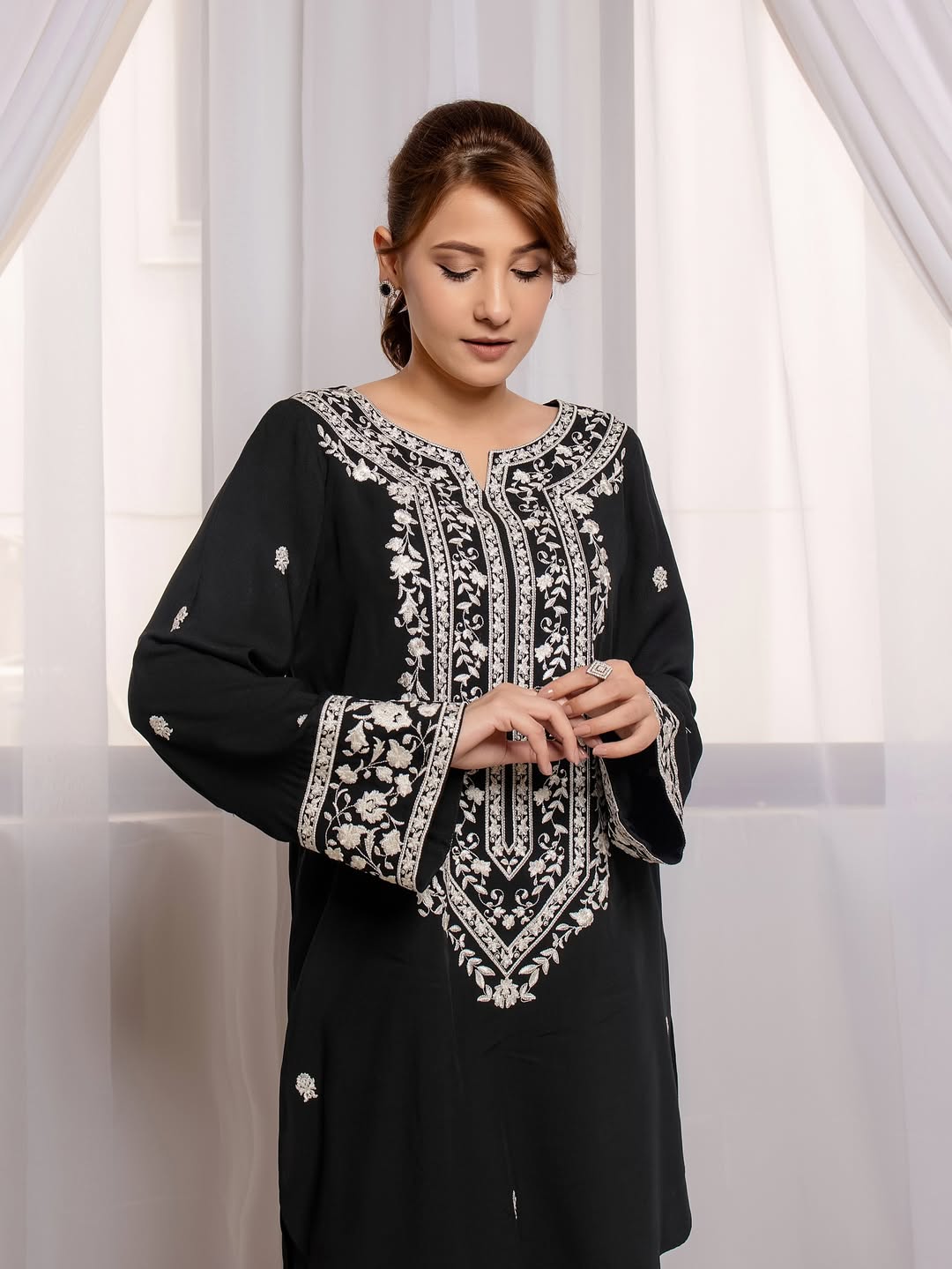 MIRA Embroided 2 piece stitch