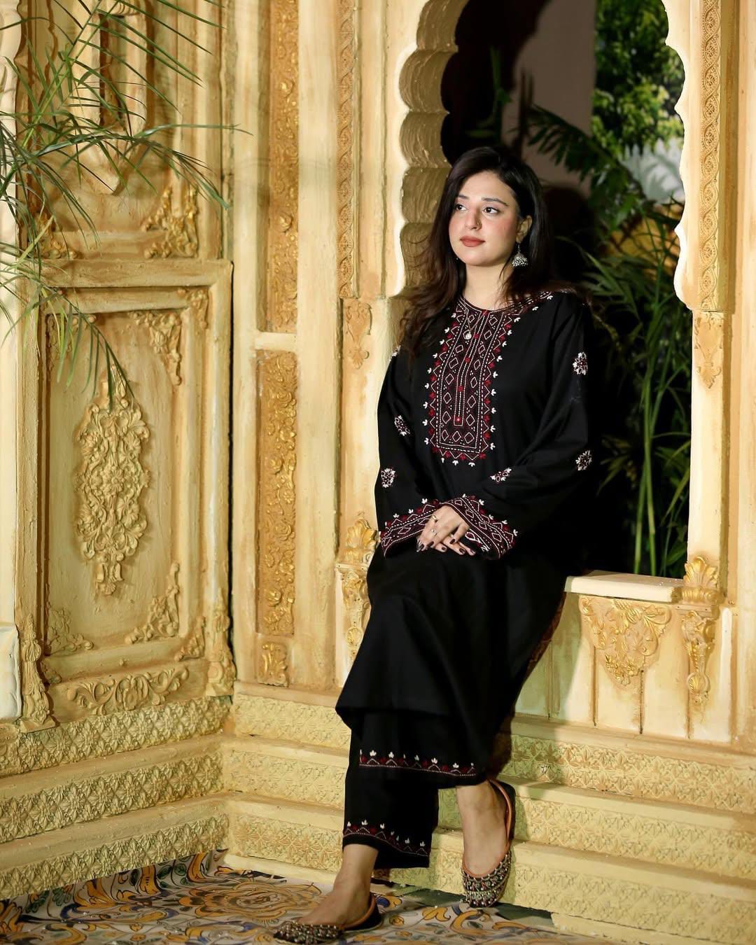 SINDHI LONG LENGHT EMBROIDERY 2PC