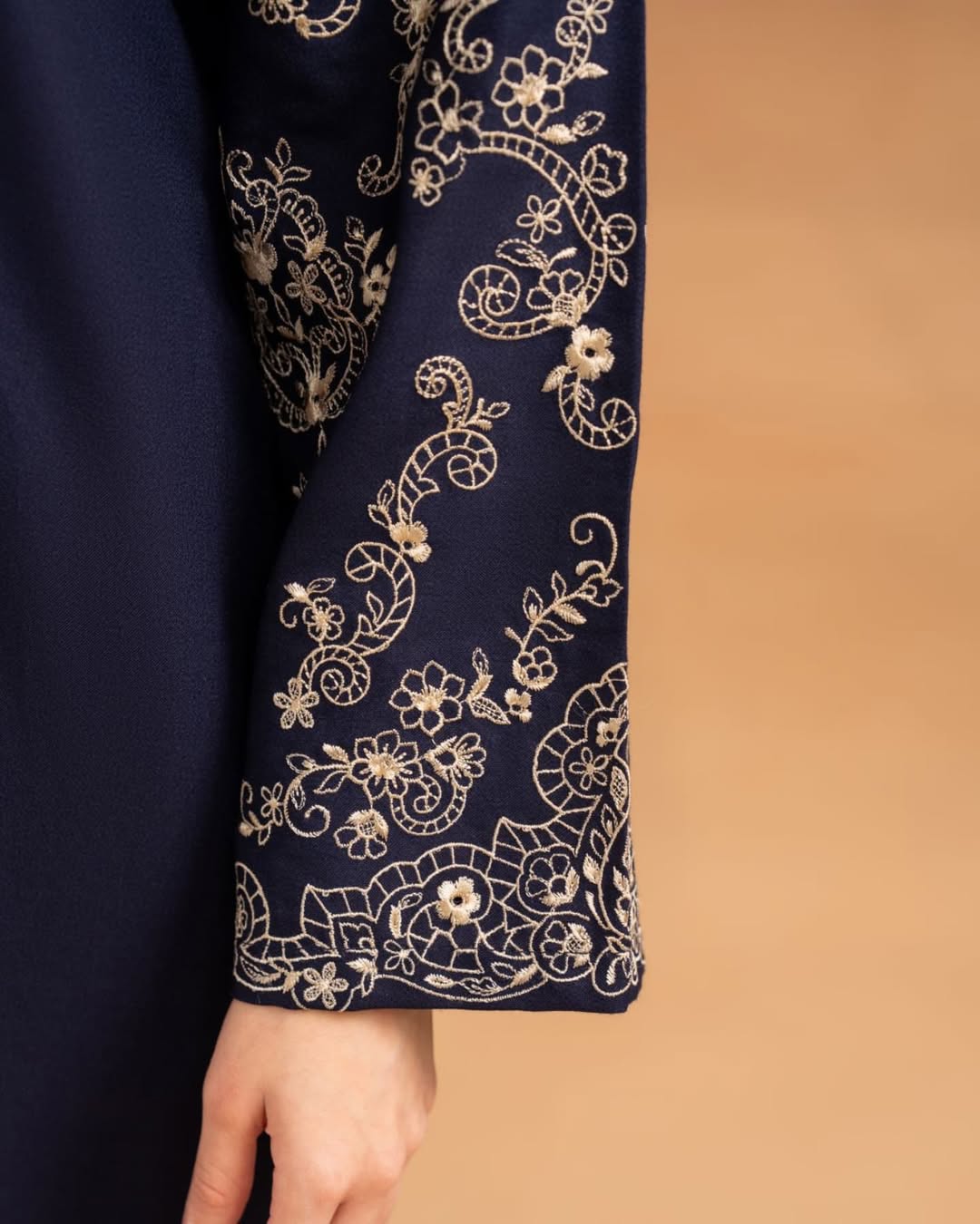 BERRY EMBROIDED 2 PC