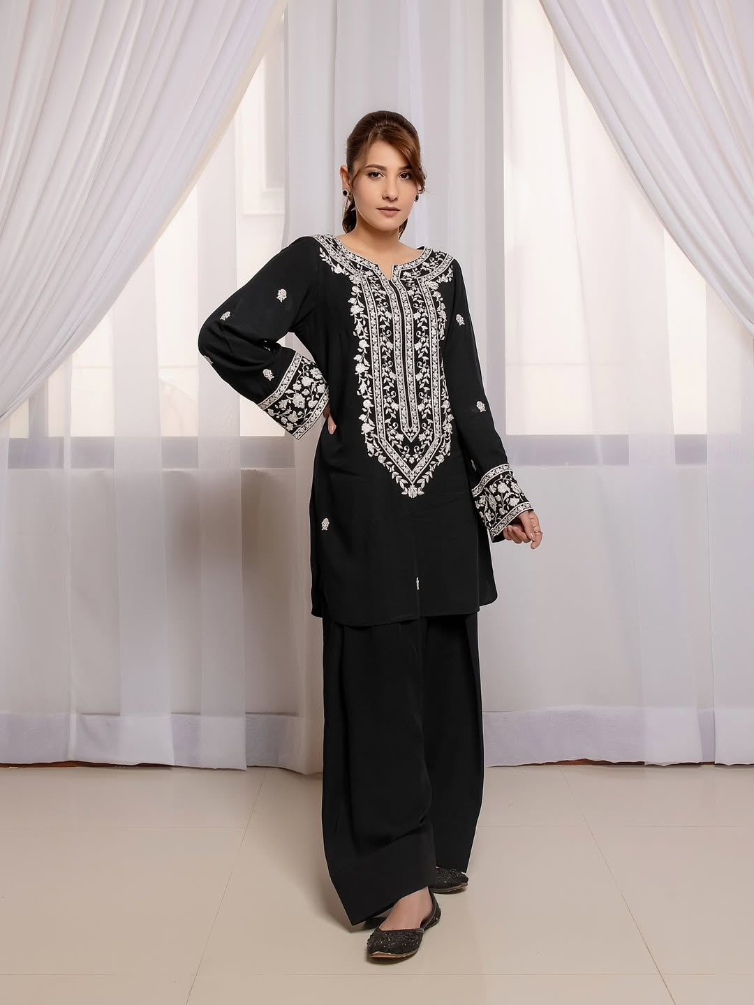 MIRA Embroided 2 piece stitch